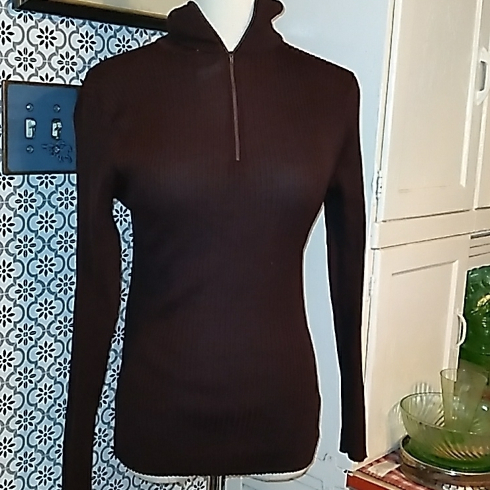 Vintage 1970s Sweater Bee medium brown turtle neck